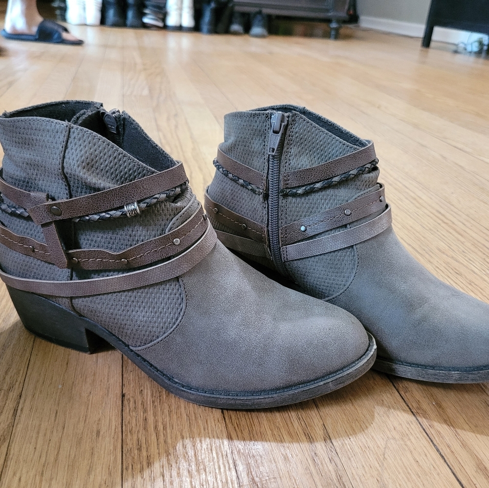 Ankle boots